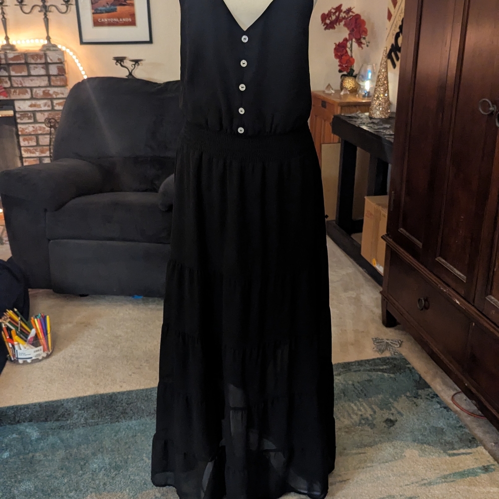 Chic Black Button-Down Maxi Dress